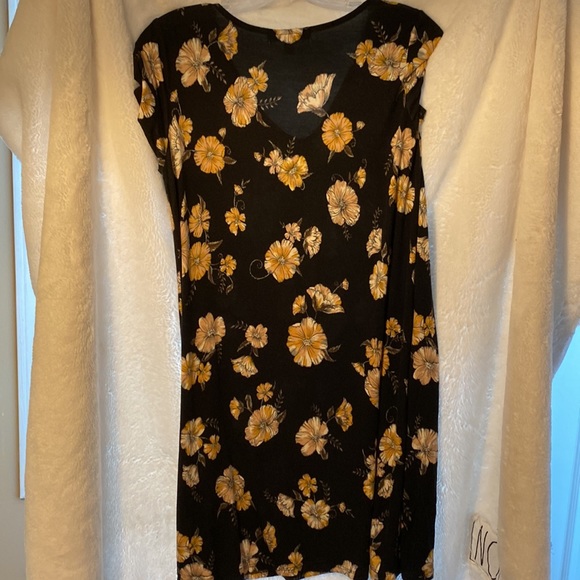 Women's Fourteenth Place Short Sleeve MIDI Floral Dress Size Small - Picture 2 of 3